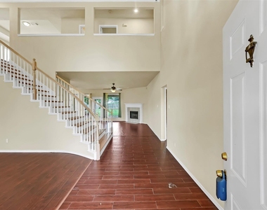 2754 Red Oak Drive - Photo Thumbnail 3