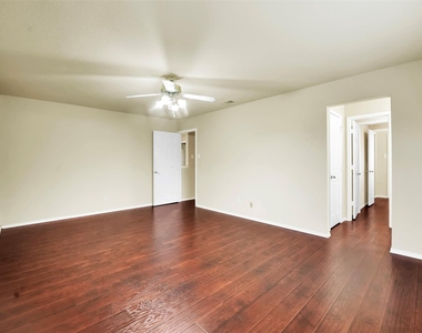 2754 Red Oak Drive - Photo Thumbnail 35