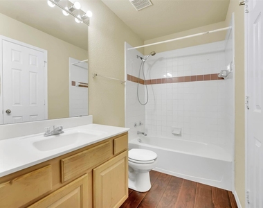 2754 Red Oak Drive - Photo Thumbnail 30