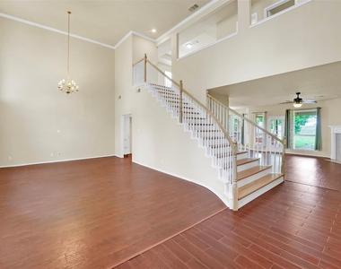 2754 Red Oak Drive - Photo Thumbnail 4