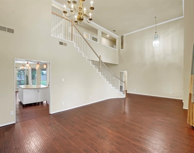 2754 Red Oak Drive - Photo Thumbnail 6