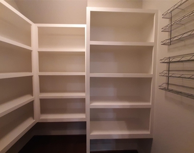 1716 Ridgewood Street - Photo Thumbnail 10