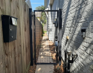 1716 Ridgewood Street - Photo Thumbnail 3