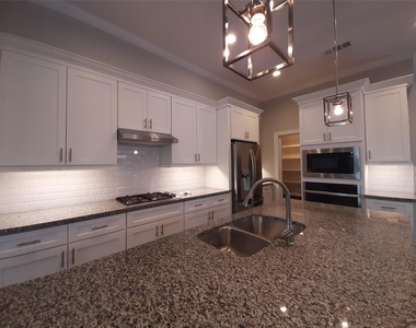 1716 Ridgewood Street - Photo Thumbnail 7