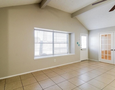 15503 Boulder Oaks Drive - Photo Thumbnail 4