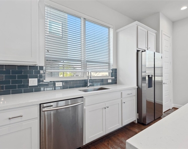 3004 Charline Avenue - Photo Thumbnail 12