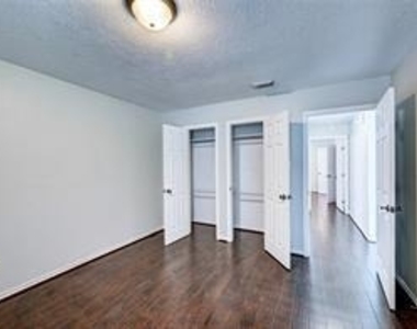 5103 Temple Bell Drive - Photo Thumbnail 15