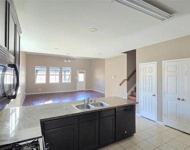 12634 Mansfield Glen Court - Photo Thumbnail 7