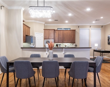 1806 Tuam Street - Photo Thumbnail 16