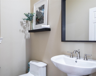 1806 Tuam Street - Photo Thumbnail 19
