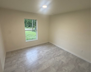 720 Lamar Street E - Photo Thumbnail 19