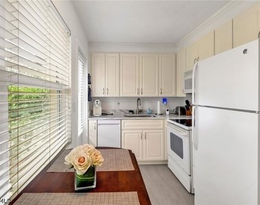 207 8th Avenue S - Photo Thumbnail 4