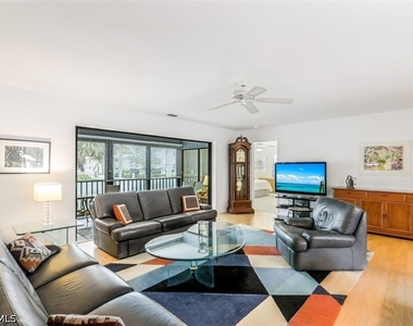 880 8th Avenue S - Photo Thumbnail 3