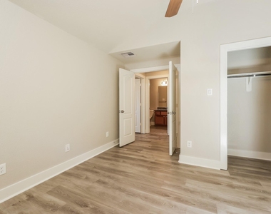1923 Jara Court - Photo Thumbnail 8