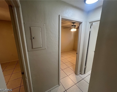 3920 Lora Street - Photo Thumbnail 7