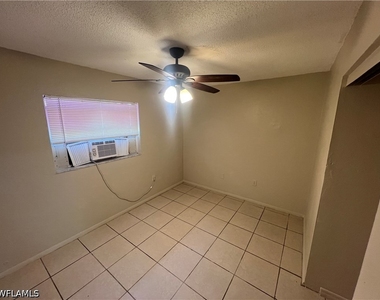 3920 Lora Street - Photo Thumbnail 6