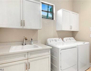 6564 Roma Way - Photo Thumbnail 20