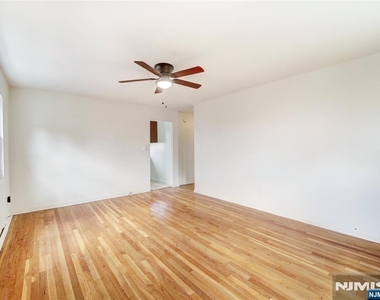 138 Lincoln - Photo Thumbnail 3