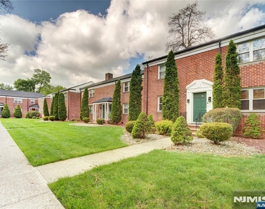 138 Lincoln - Photo Thumbnail 15