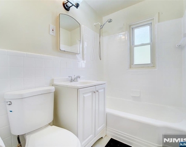 138 Lincoln - Photo Thumbnail 10