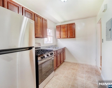 138 Lincoln - Photo Thumbnail 5