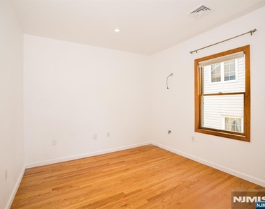 102 Hedden - Photo Thumbnail 15