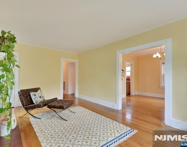 69 Montclair - Photo Thumbnail 5