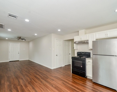 6425 Sidney Street - Photo Thumbnail 5