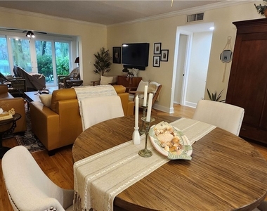 1025 Foxfire Lane - Photo Thumbnail 8