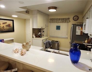 1025 Foxfire Lane - Photo Thumbnail 6