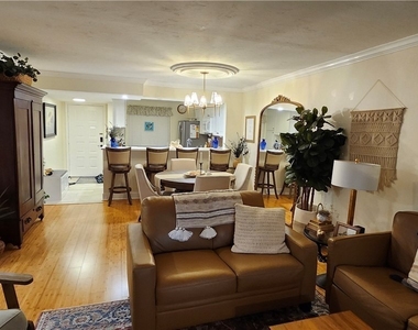 1025 Foxfire Lane - Photo Thumbnail 4