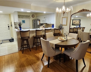 1025 Foxfire Lane - Photo Thumbnail 2