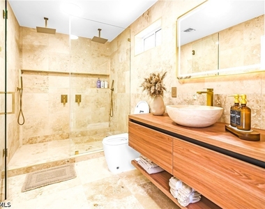 1030 39th Street Sw - Photo Thumbnail 14