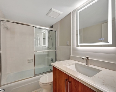 1300 Gulf Shore Boulevard N - Photo Thumbnail 20