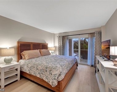 1300 Gulf Shore Boulevard N - Photo Thumbnail 13
