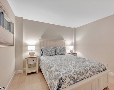 1300 Gulf Shore Boulevard N - Photo Thumbnail 18