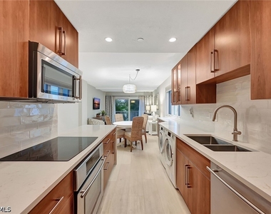 1300 Gulf Shore Boulevard N - Photo Thumbnail 10