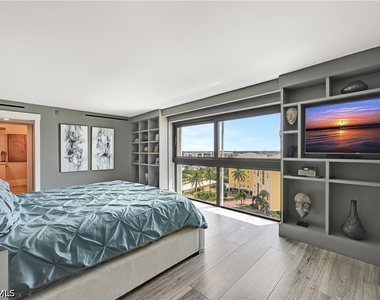 3951 Gulf Shore Boulevard N - Photo Thumbnail 11
