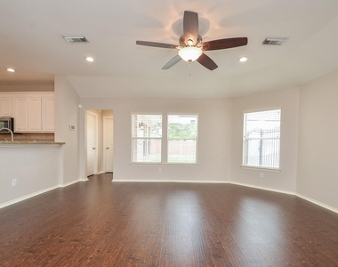 4226 Windy Chase Lane - Photo Thumbnail 7