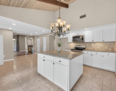 23610 Creekview Drive - Photo Thumbnail 12