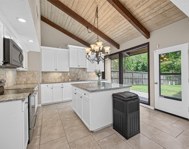 23610 Creekview Drive - Photo Thumbnail 11
