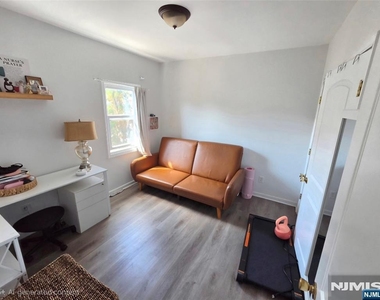 190 Stevens - Photo Thumbnail 10