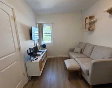 190 Stevens - Photo Thumbnail 11