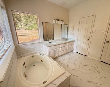 14527 Circlewood Way - Photo Thumbnail 12