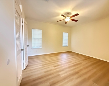 14527 Circlewood Way - Photo Thumbnail 11