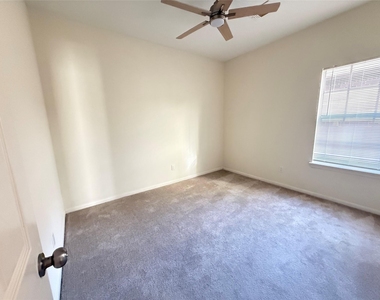14527 Circlewood Way - Photo Thumbnail 15