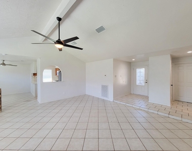 10102 Park Lane - Photo Thumbnail 17