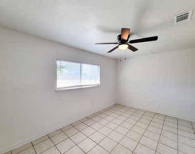 10102 Park Lane - Photo Thumbnail 25