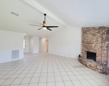 10102 Park Lane - Photo Thumbnail 13