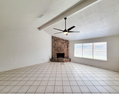 10102 Park Lane - Photo Thumbnail 12